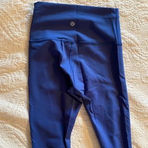 Lululemon WunderTrain Size 4 25” leggings